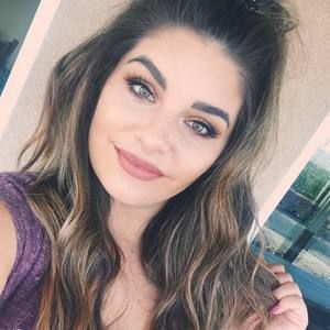 Meet your Posher, Michaela